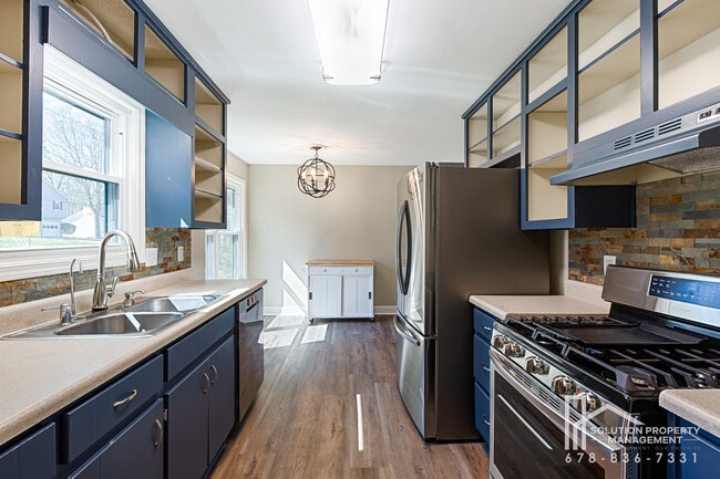 Building Photo - 6080 Stone Wood Dr NW