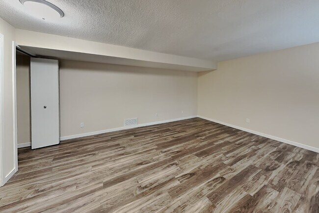 Building Photo - 218 Stanton Ave