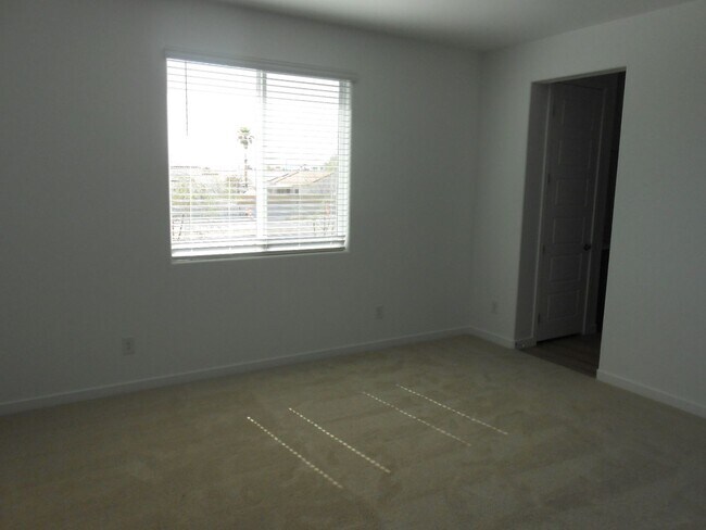 Building Photo - 1025 Copper Robin St