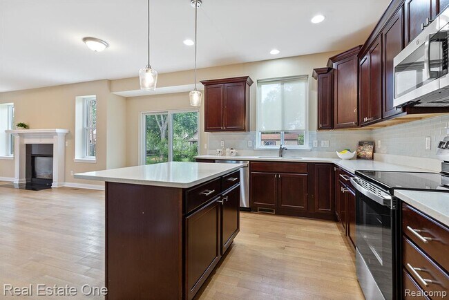 Building Photo - 68 Biltmore Blvd