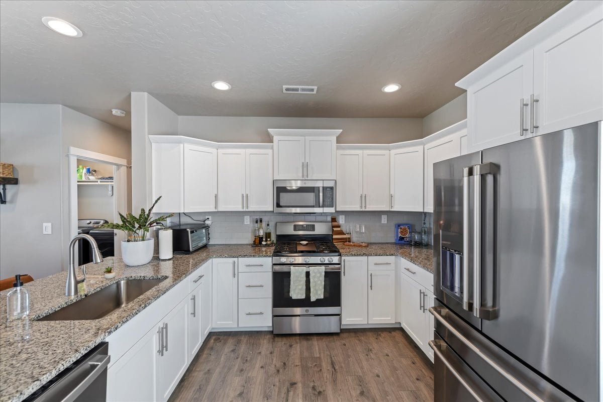 Building Photo - 3378 S Cabin Creek Way