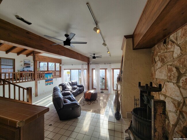 Building Photo - 2059 Glenn Dr