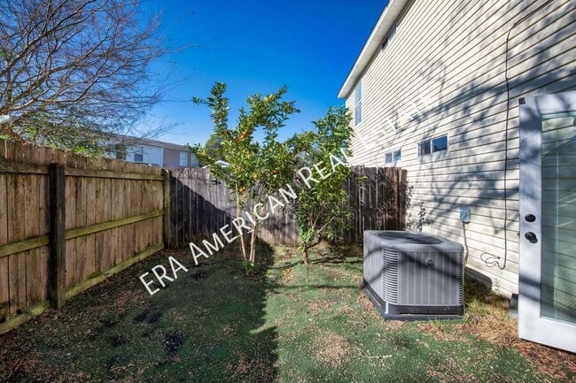 Building Photo - 1810 Pointed Leaf Ln