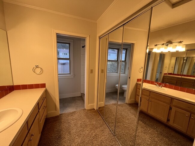 Building Photo - 243 S Palatine Hill Rd