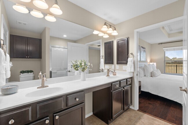 Building Photo - 2811 Cone Flower Dr