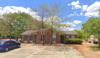 Building Photo - 301 Columbia Ct