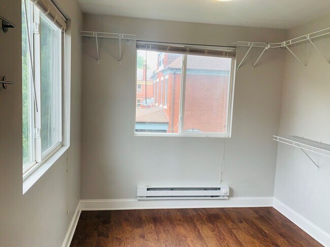 Building Photo - 3 bedroom 1.5 bath one block from Franklin Conservatory