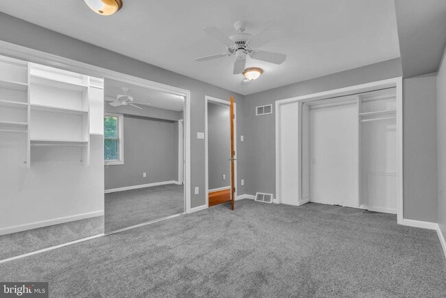 Building Photo - 165 Lakeview Dr N