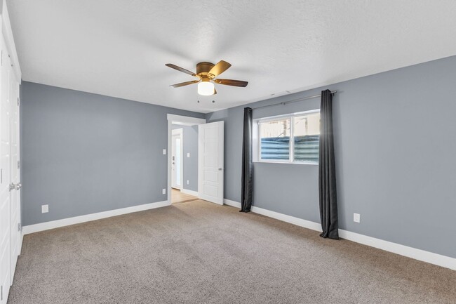 Building Photo - 2 BD 1 BA Mother-in-Law Unit at Point of t...