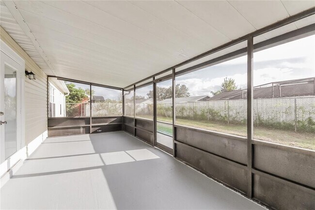Building Photo - 945 Delano Ct