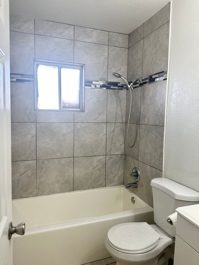 Building Photo - Madison