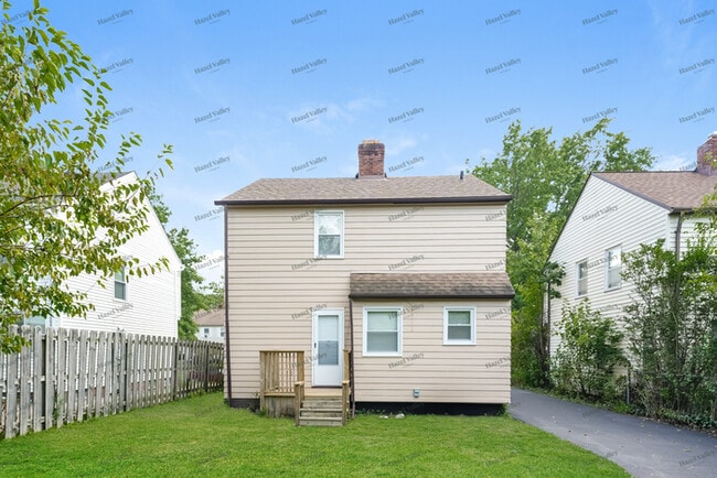 Building Photo - 17207 Stockbridge Ave