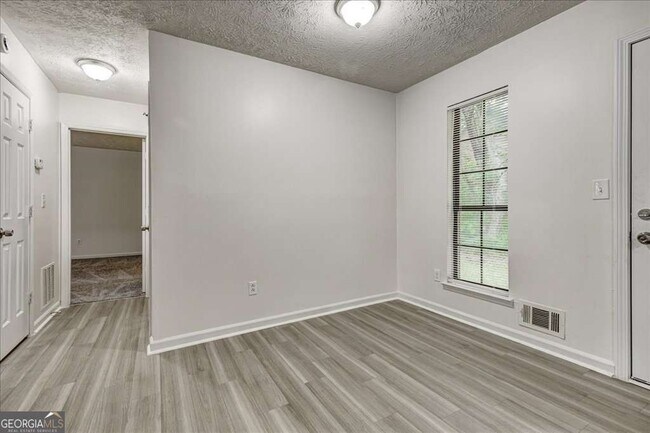 Building Photo - 8292 Blackfoot Trail