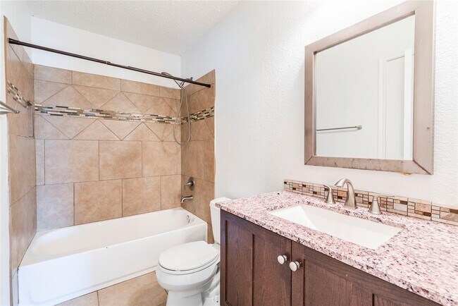 Building Photo - 17924 Narsitin Ln