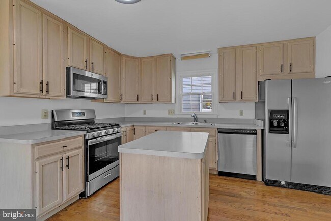 Building Photo - 5617 6th St N