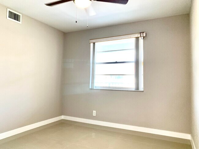 Building Photo - 2750 Forest Hills Blvd