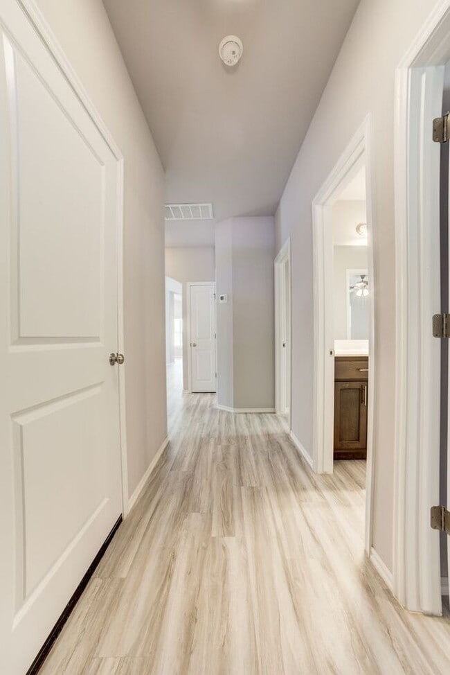 Building Photo - 4/2.5/2 New Construction Available Now!