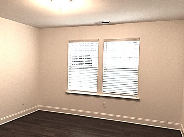 Building Photo - 205 Lindridge Dr