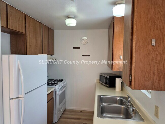 Building Photo - 365 N Chorro St