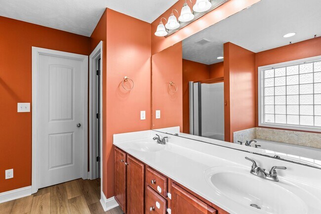 Building Photo - 111 Louie Ln