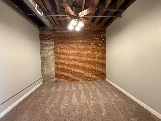 Building Photo - Bonnie Jean Flats