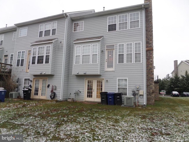 Building Photo - 845 Ferndale Terrace NE