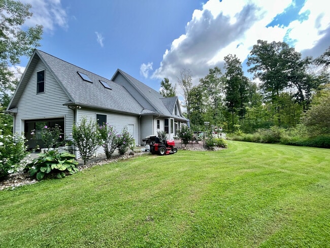 Building Photo - 6286 Fenn Rd