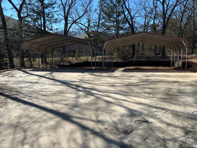 Building Photo - 1217 Oak Dr