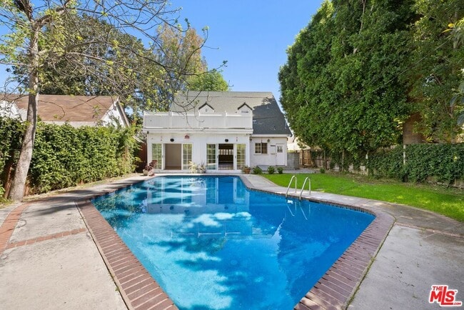 Building Photo - 4309 Gentry Ave