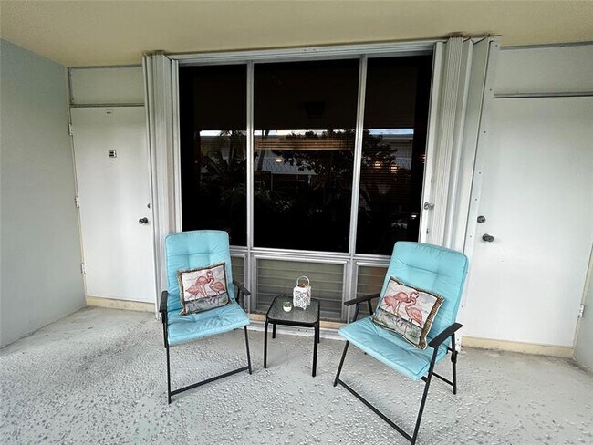 Building Photo - 4630 Poinciana St