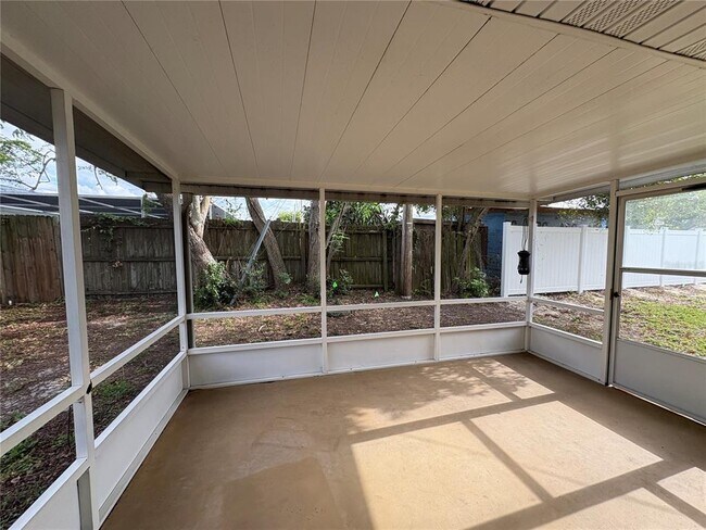 Building Photo - 728 Lake Ned Rd