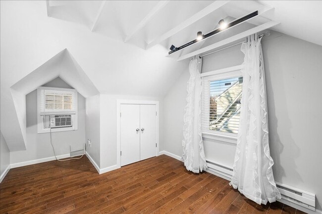 Building Photo - Updated Single Family Rental in White Plains