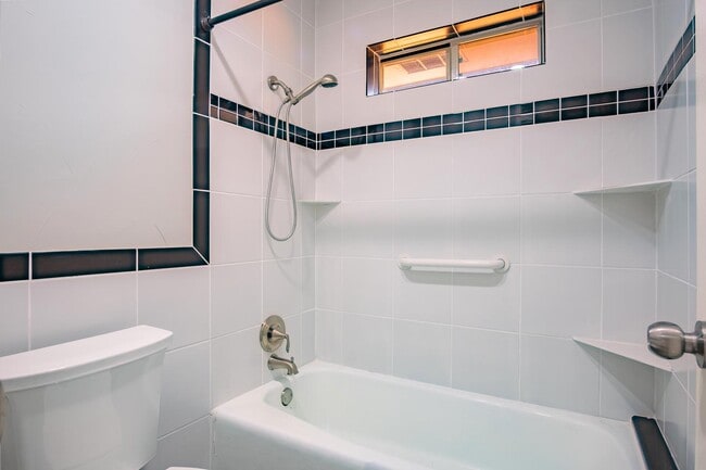 Building Photo - Gorgeous Prestonwood home with in-ground pool & large yard