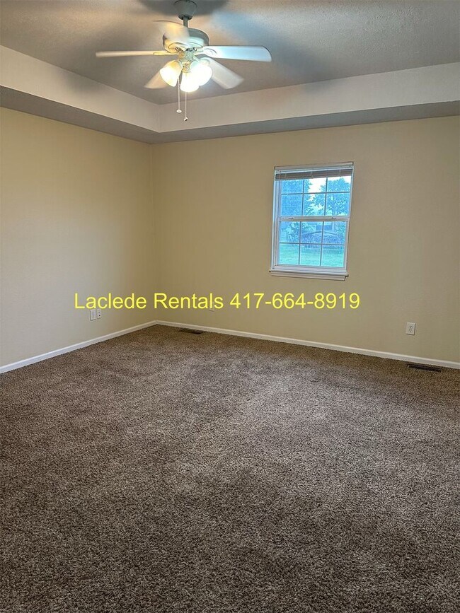 Building Photo - 3 Bedroom 2 Bathroom Duplex