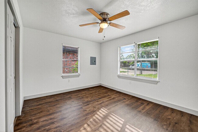 Building Photo - 1200 Cypress St