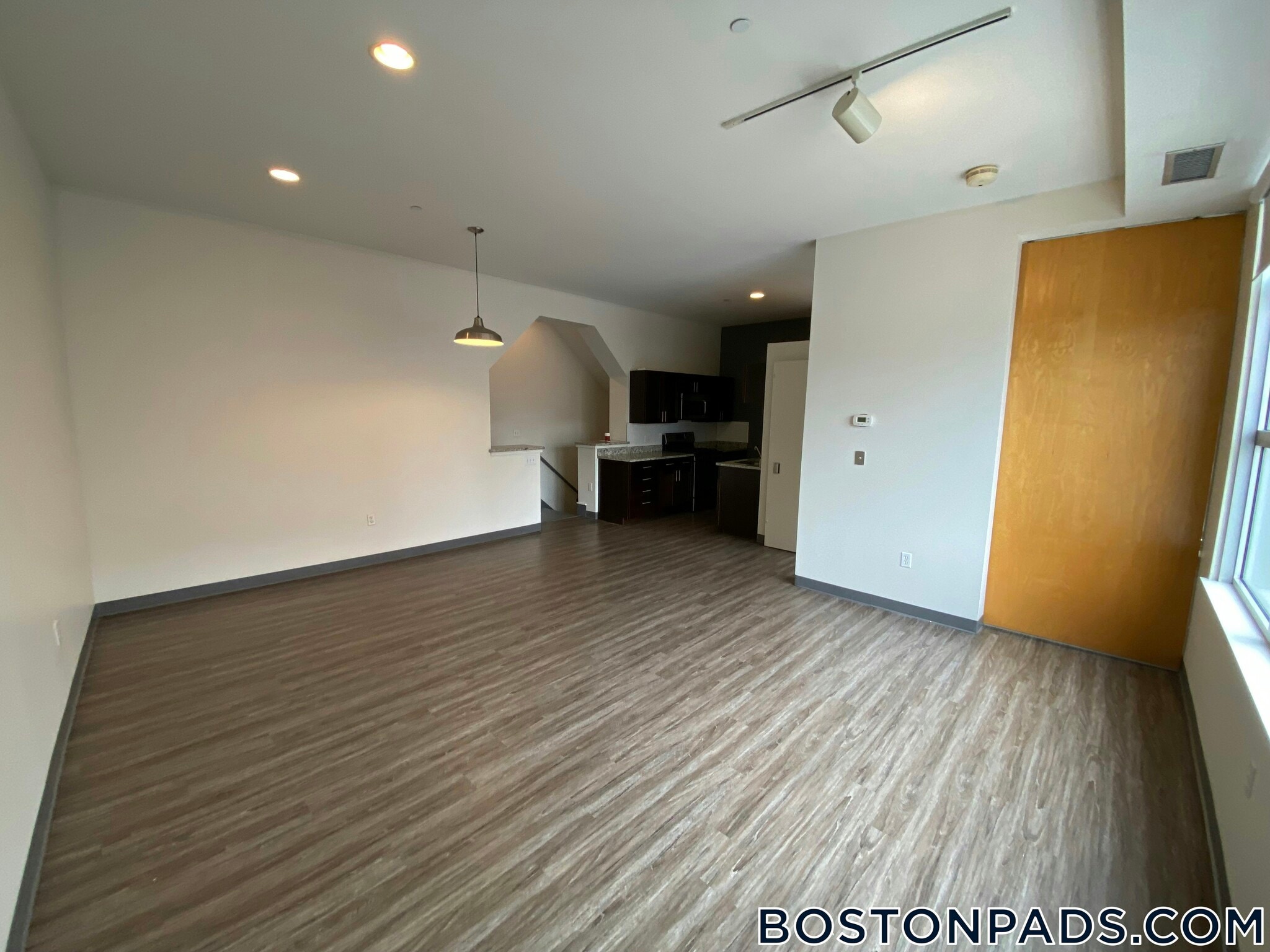 Building Photo - 160 E Berkeley St