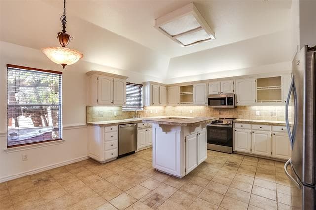 Building Photo - 5901 River Bend Dr