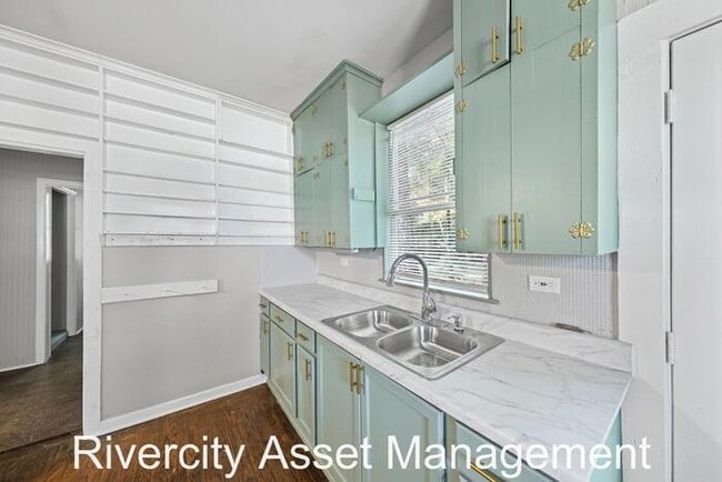 Building Photo - You Don't Want To Miss This One!!!!! It Is A Must See!!!!!! PRICE REDUCTION, SECTION 8 WELCOMED!!!!