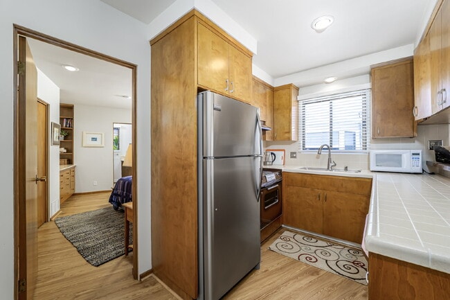 Building Photo - "Charming Furnished Retreat: Classic Cozy ...