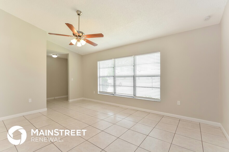 Building Photo - 1679 April Ave