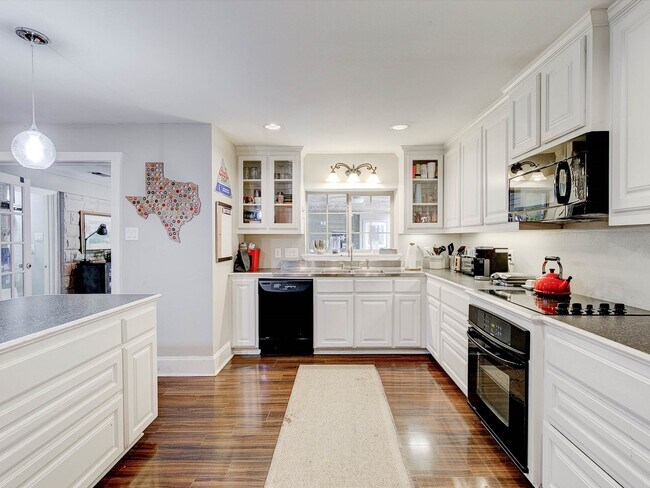 Building Photo - 3705 Brighton Rd