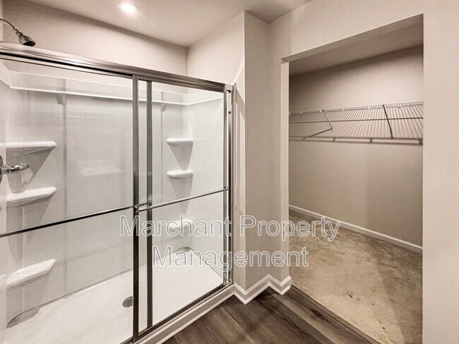 Building Photo - 609 Glamis Ct