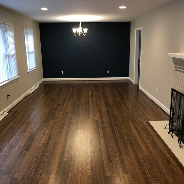 Building Photo - 1509 Peachtree Dr
