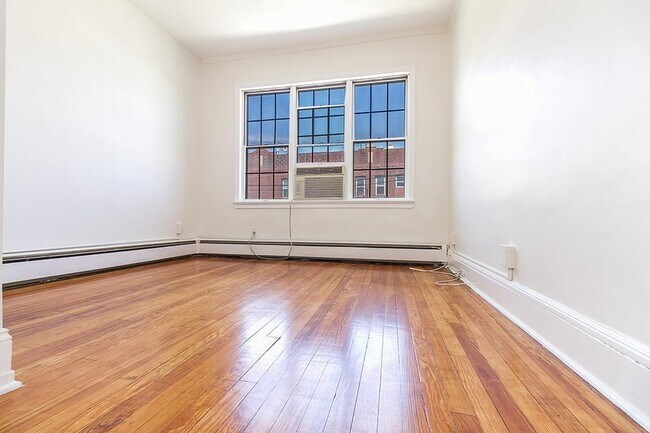 Building Photo - 154 W 29th St