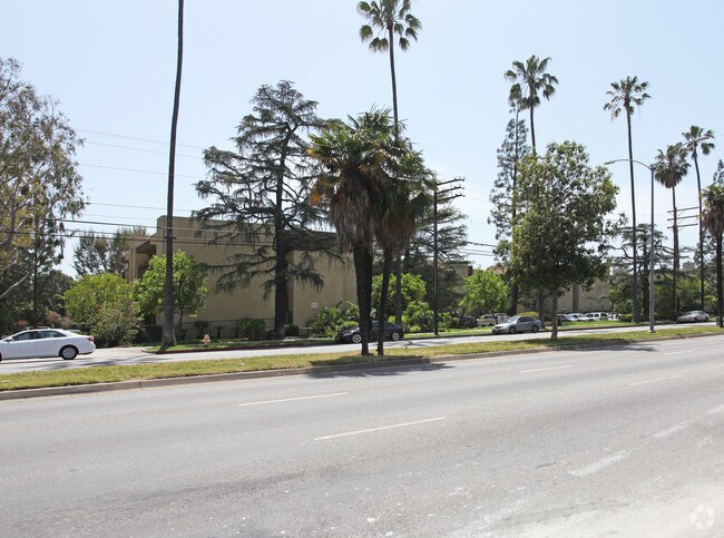 Building Photo - Villa Valley Apartments