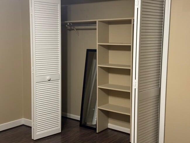 Building Photo - 10129 Oakton Terrace Rd