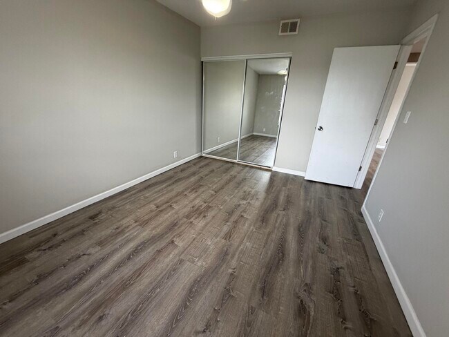 Building Photo - 3408 Balboa Ln