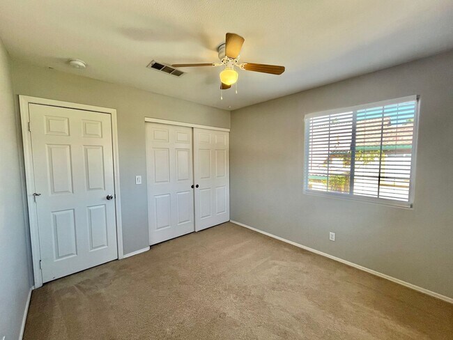Building Photo - **$800 OFF MOVE IN BY 12/26/25**Spacious 3 Bedroom, 2.5 Bath Home with No HOA and Modern Finishes