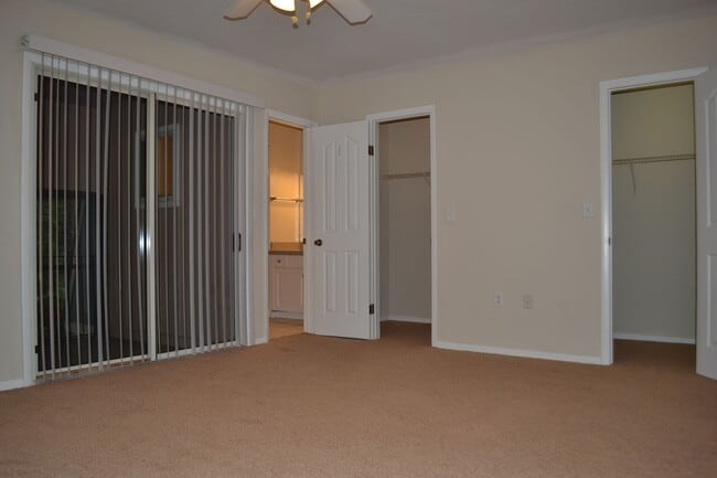 Building Photo - 501 SW 75th St