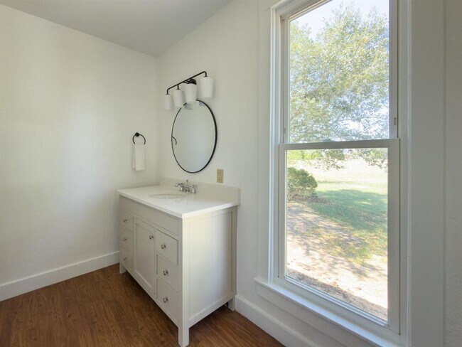 Building Photo - 267 Bodemann Ln